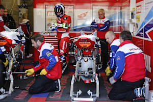 Honda Racing verbrachte viel Zeit an der Box