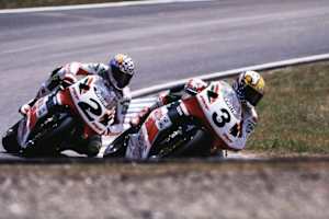 Die RVF750 RC45 gewann 1997 mit John Koncinski die Superbike-WM