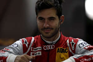 Miguel Molina wird in Zukunft einen Overall in Ferrari-Rot tragen