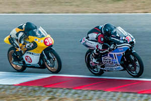 Orlando Heijkoop (77) und  Robin Fick (30) starten in der Klasse Freetech