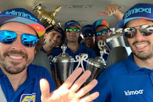 Fernando Alonso und sein FA Racing Team hatten in Dubai sehr viel Spass und auch Erfolg 