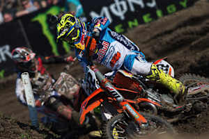 Antonio Cairoli gewinnt den ersten Lauf im Talkessel