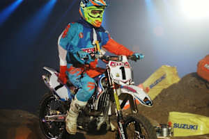 Greg Aranda gewann trotz des schlimmen Terroranschlags in Paris das Supercross in Stuttgart