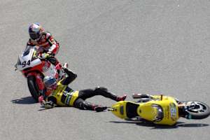 Jonas Folger verfehlte Luis Salom nur um Zentimeter