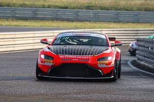 Erster Startplatz in Oschersleben für den Aston Martin Vantage GT4