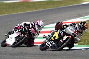 Livio Loi (11) in Mugello vor Ana Carraso (beide auf Kalex-KTM)