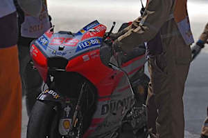 Das demolierte Bike von Lorenzo