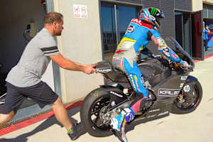 Alex Márquez auf der Kalex mit Triumph-Motor