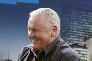 Alan Jones freut sich über Daniel Ricciardos Erfolg