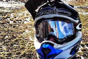 Stefan Nebel tobt sich beim Moto Cross aus