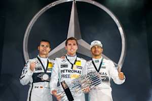 Daniel Juncadella (Mitte) setzte sich gegen Pascal Wehrlein (l.) durch, Formel-1-Champion Lewis Hamilton wurde Dritter