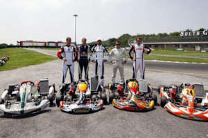 Michael Schumacher 2009 mit seinen Kart- und F1-Kumpels Vettel, Liuzzi, Klien und Kubica