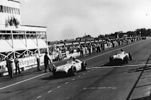 Mercedes dominierte die Formel-1-Saison 1955_ Stirling Moss siegte im Grossbritannien-GP vor Juan Manuel Fangio