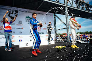 Die Podest-Stürmer (v.l.n.r.): Niki Leutwiler, Holger Baumgartner und Jaime Alguersuari