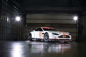 Der Young Driver AMR-Aston Martin Vantage