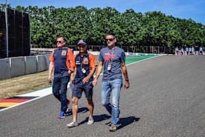 2019 auf dem Sachsenring: Jean-Michel Bayle (re.) mit Zarco