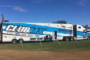 Der Truck des Teams Club MX