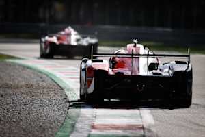 Zeigen der Konkurrenz das Heck: Die beiden Toyota GR010 Hybrid in Monza