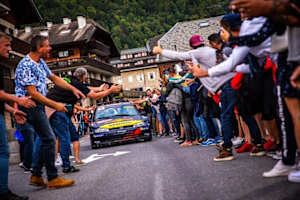 Die Fans feierten Sébastien Loeb und Daniel Elena