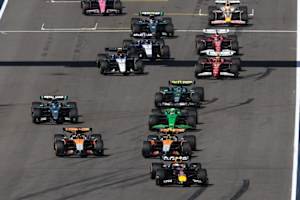 Max Verstappen in Texas vor den beiden McLaren