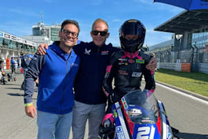 Stefan Bradl (Mitte) mit Sandro Cortese und Anina Urlaß