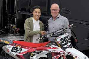 Glenn Coldenhoff wurde von Louis Vosters verabschiedet