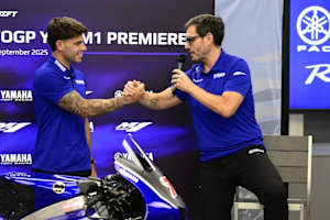 Augusto Fernandez mit Yamaha-Racing-CEO Paolo Pavesio