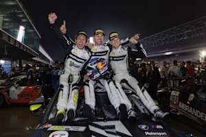 Valentino Rossi, Kelvin van der Linde und Charles Weerts gewinnen die Indianapolis 8 Hour