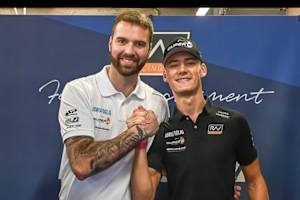 Teammanager Javi Martinez mit Zonta van der Goorbergh (re.)