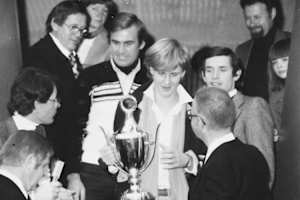 R5 Siegerehrung EMS 78 mit Obi, Reutemann, Ickx, Emde, Hommen, Schmidt und Moderator