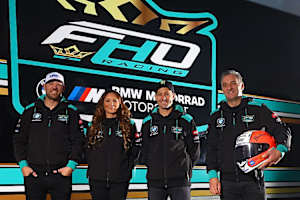 Faye Ho mit ihrem Macau-GP-Aufgebot Hickman, Brookes und Rutter