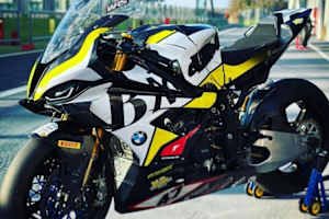 Die BMW von B-Max Racing ist ein Hingucker
