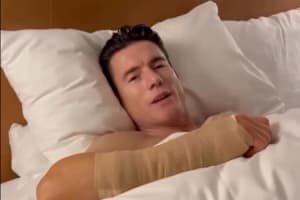 Die Operation an der rechten Hand soll gut verlaufen sein