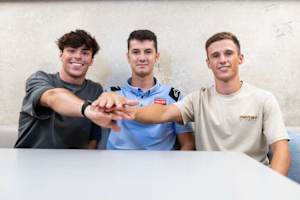 Einigkeit: Alonso Lopez (li.) und Sergio Garcia fahren 2026 für Gresini