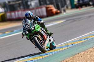 Nico Thöni auf der Kawasaki vom Bolliger-Team