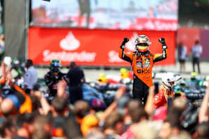 Oscar Piastri nach seinem Sieg beim Spanien-GP