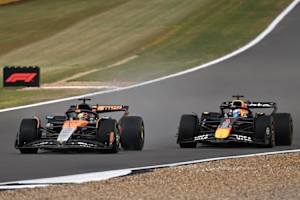 Oscar Piastri gegen Max Verstappen