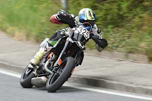 Philipp Neumüller führt die EM-Tabelle bei den Supermotos an