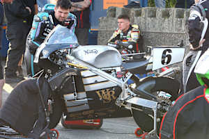 Im Training wurde immer wieder an der Norton gearbeitet