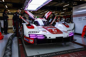 Diesen Porsche 963 pilotiert Kévin Estre
