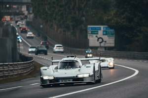 Der Porsche 963 RSP auf der Hunaudières bei Le Mans