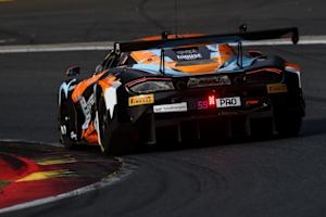 Marvin Kirchhöfer zeigt der Konkurrenz den McLaren-Hintern