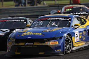 Heftiger Unfall des Haupt Racing Team Ford Mustang GT3