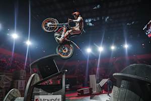 Auch in der Halle eine Macht: Toni Bou auf Montesa.