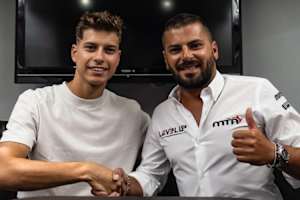 Matteo Bertelle mit MTA-Teammanager Alessandro Tonucci