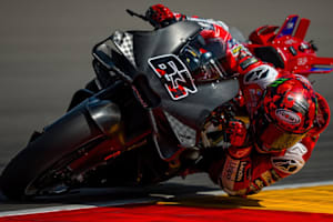 Pecco Bagnaia testete eine neue Verkleidung sowie eine Schwinge und war happy