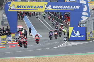 Selten ist in der Boxengasse so viel los, wie es im Frankreich-GP der Fall war