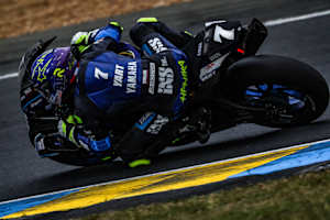 Karel Hanika auf der Yamaha R1