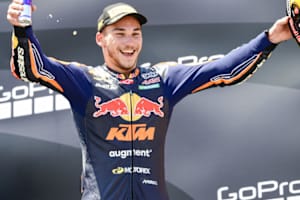 Deniz Öncü feierte seinen ersten Moto2-Sieg