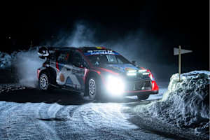 Weltmeister Thierry Neuville liegt nach Tag 2 in Schweden auf Platz fünf